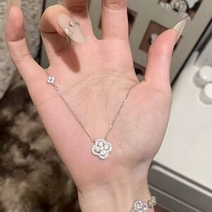 Women’s Silvery Synthetic Zirconia Four-Leaf Clover Necklace